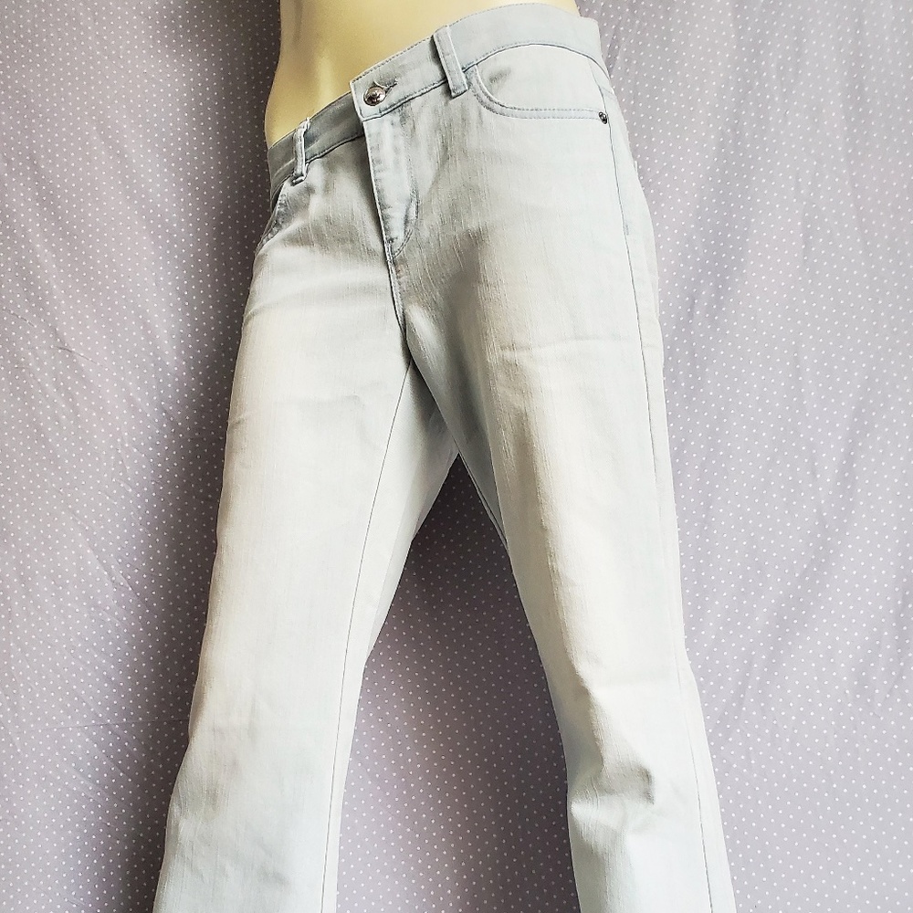 🎉💄TAKE IT SALE💋Michael Kors Washed Denim Jeans